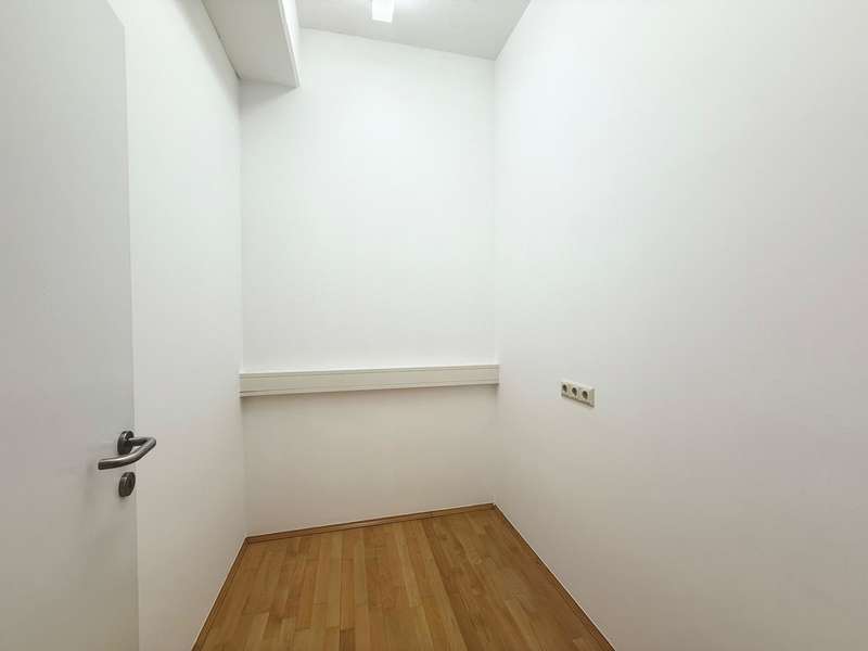 Büro in 9020  - 6