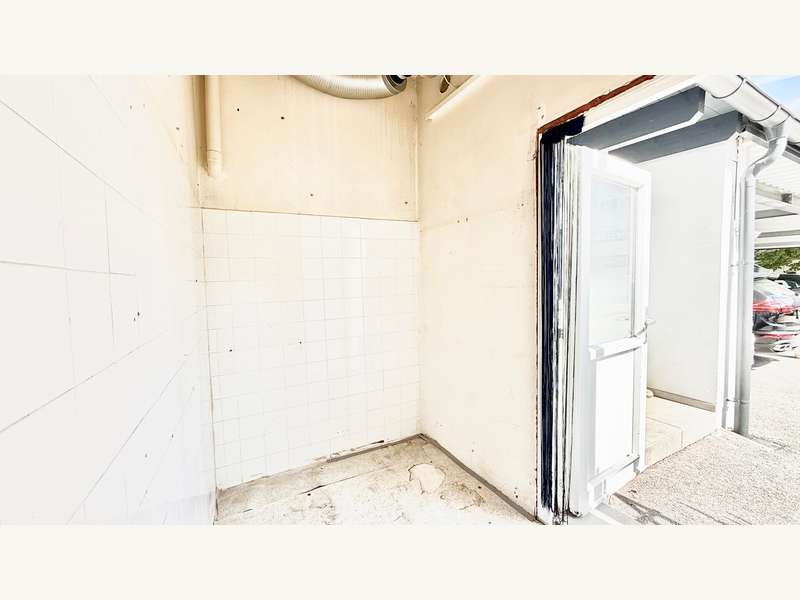 Einzelhandelsladen in 9020  - 8