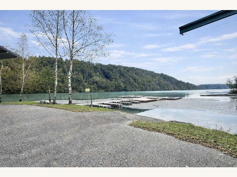 Gewerbeimmobilie in 9181  - 1