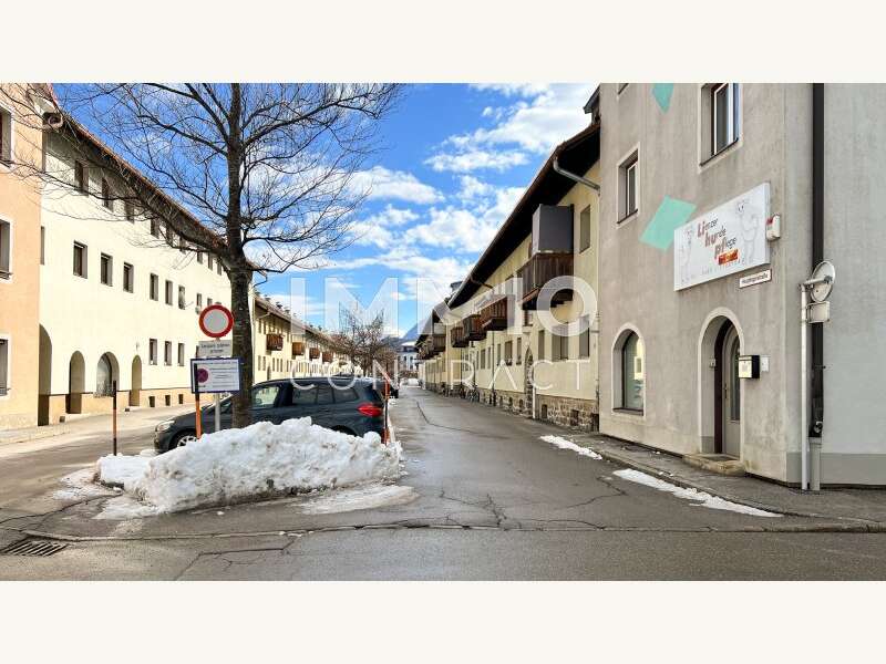 Einzelhandel in 9900  - 3