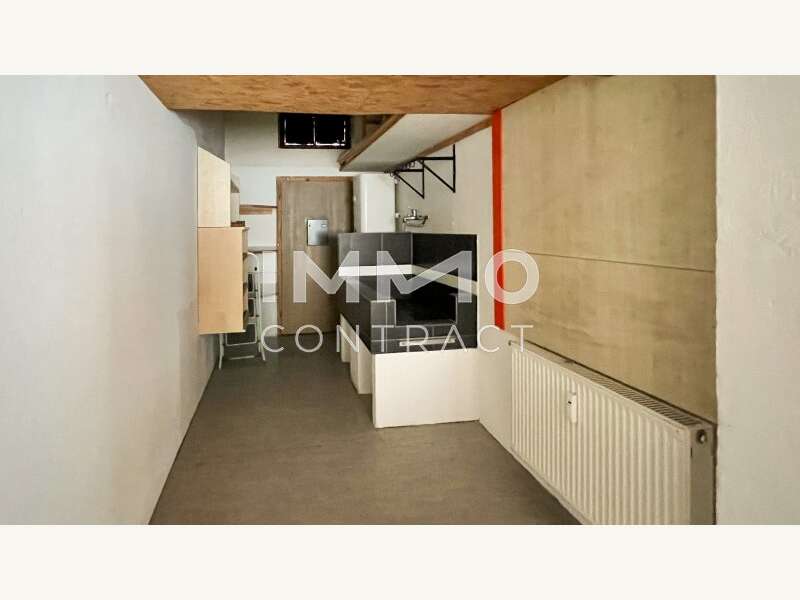 Einzelhandel in 9900  - 7