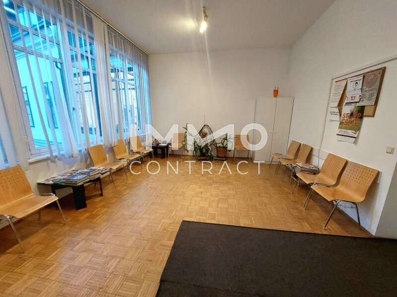 Warteraum - Praxis Baden - Bild 1 von 7 Praxis in 2500 - 1