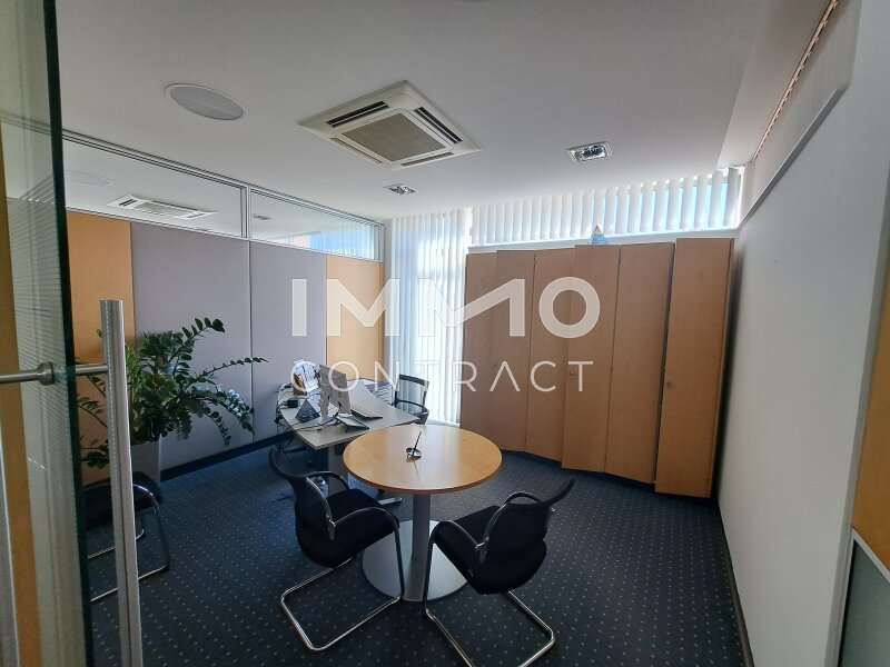 Büro/Praxis in 4481  - 8