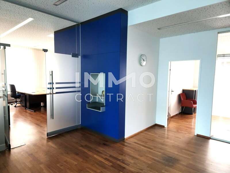 Einzelhandel in 2460  - 2