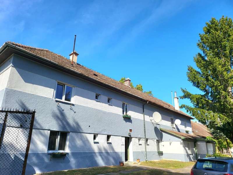 Mehrfamilienhaus in 2452  - 3