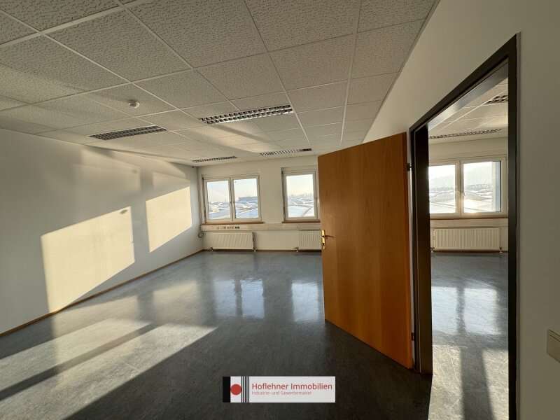 Büro/Praxis in 2351  - 9