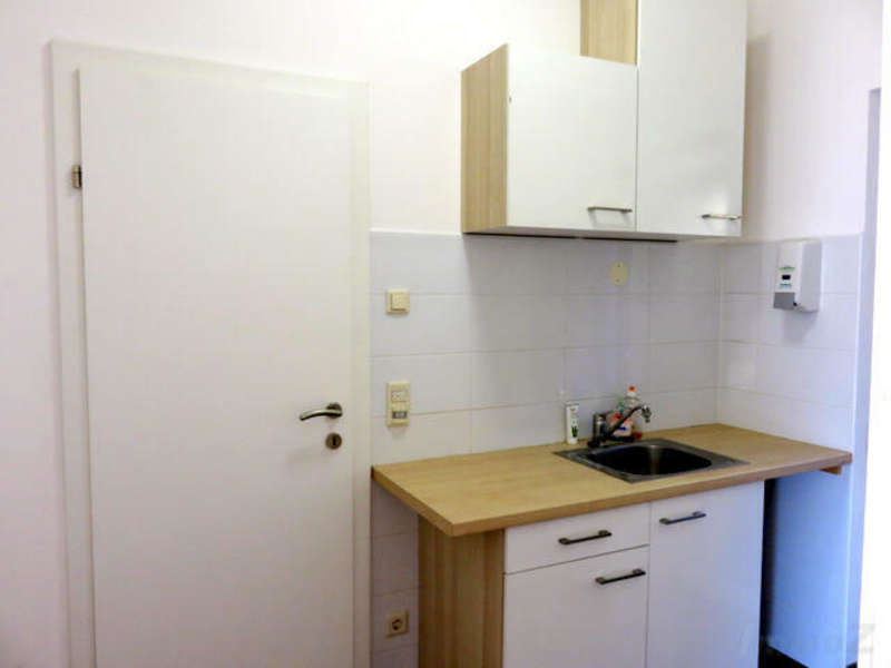 Küche mit Ausgang in den Garten/Terrasse - Bild 11 von 15 Einzelhandel in 8045 - 11