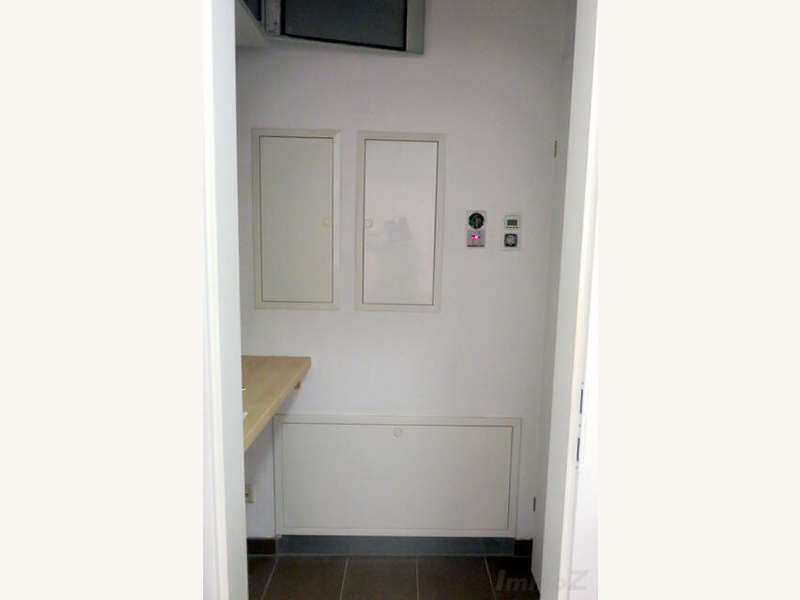 WC mit Waschbecken und Fenster - Bild 14 von 15 Einzelhandel in 8045 - 14