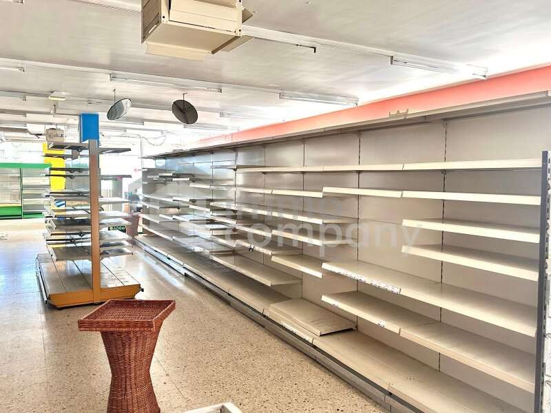 Einzelhandel in 3420  - 9