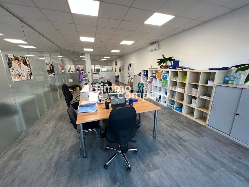 Büro/Praxis in 2700  - 3