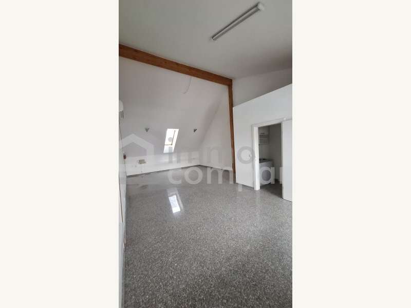 Büro/Praxis in 8054  - 5