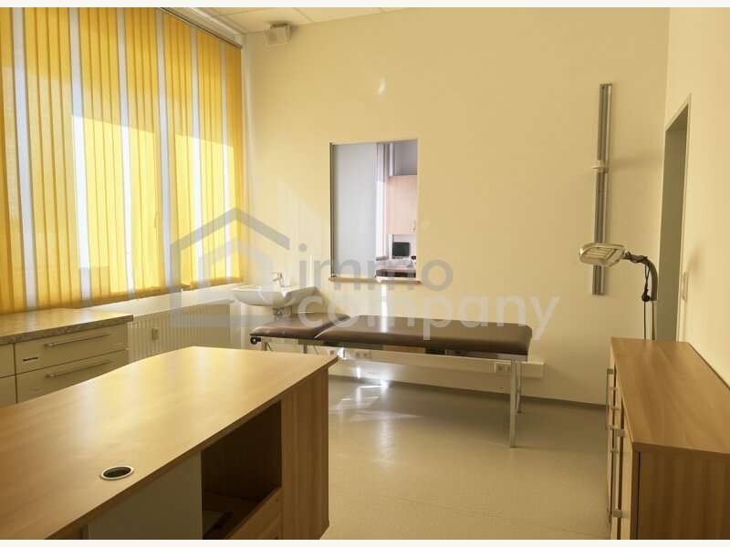 Büro/Praxis in 8380  - 1