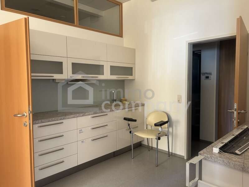 Büro/Praxis in 8380  - 5