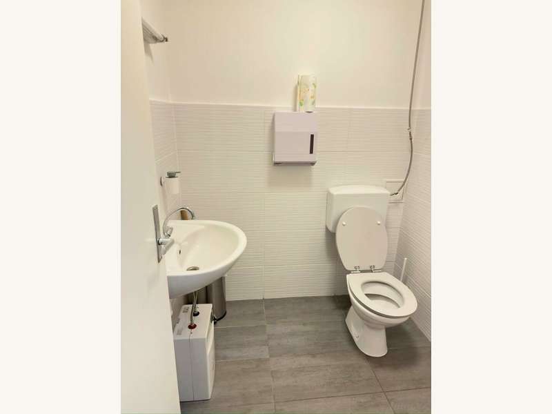 Einzelhandel in 8010  - 10