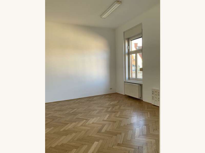 Büro/Praxis in 8010  - 9