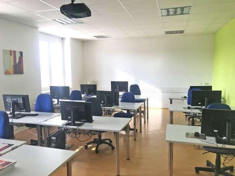 Büro/Praxis in 8480  - 8