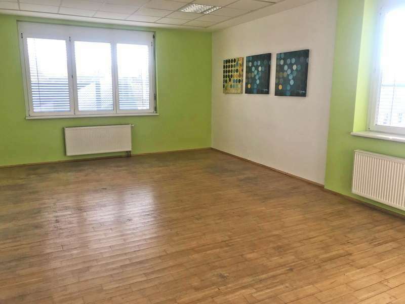 Büro/Praxis in 8480  - 10
