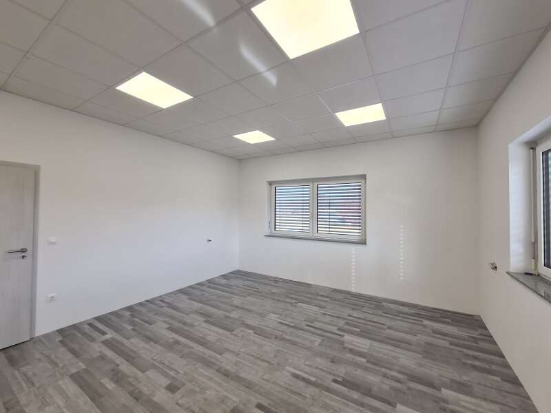 Büro/Praxis in 8472  - 2