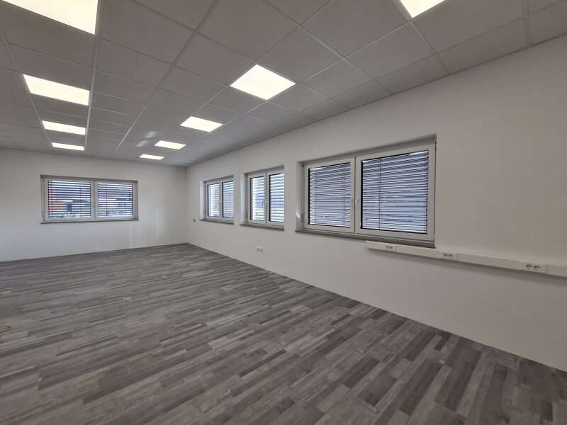 Büro/Praxis in 8472  - 4