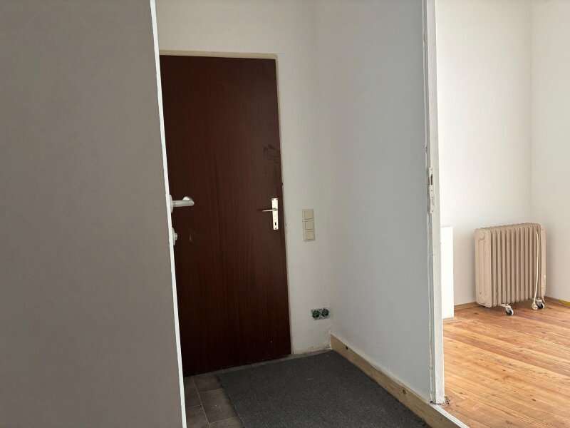 Büro/Praxis in 8530  - 5