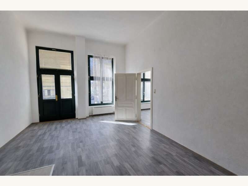 Büro/Praxis in 2460  - 1