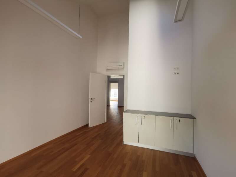 Büro in 2630  - 5