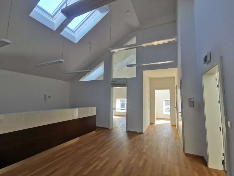 Büro in 2630  - 6