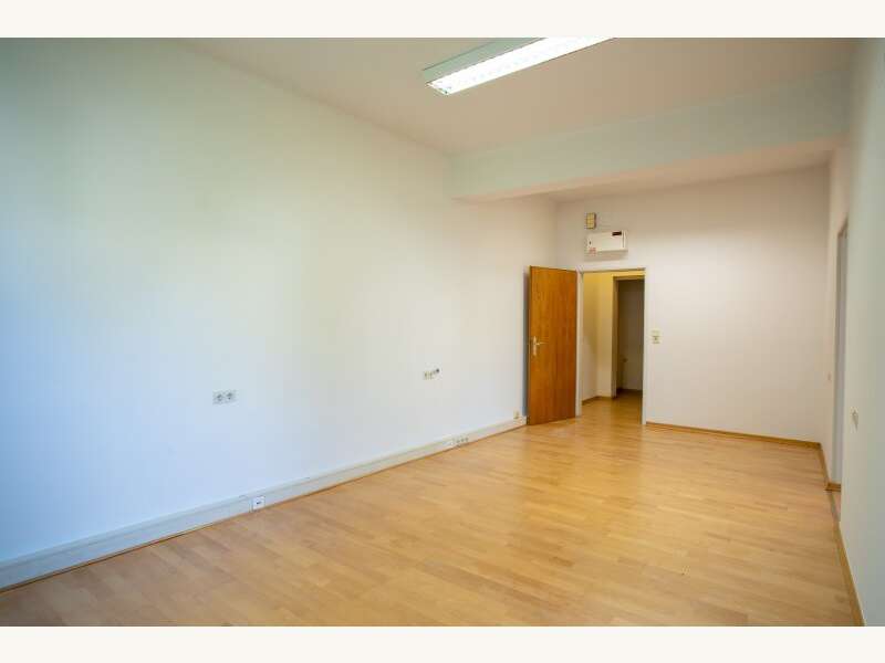 Büro/Praxis in 9020  - 8