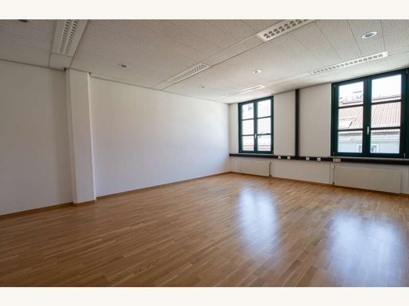 Büro/Praxis in 9020  - 1